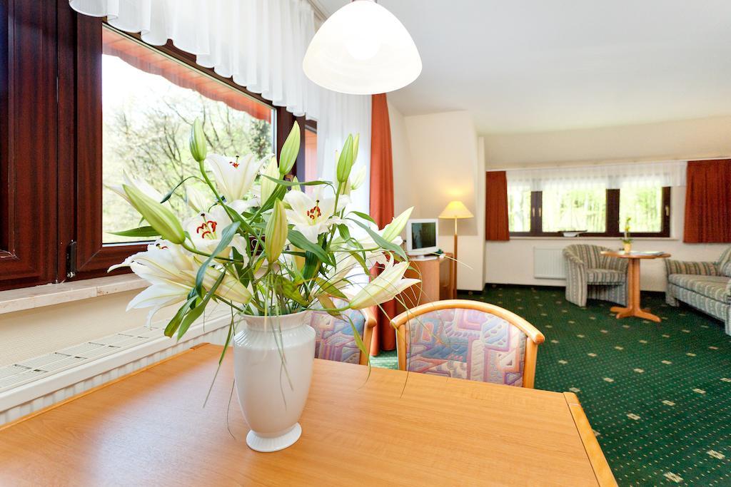 Restaurant & Hotel Baumhaus Hagen ساسنيتز الغرفة الصورة