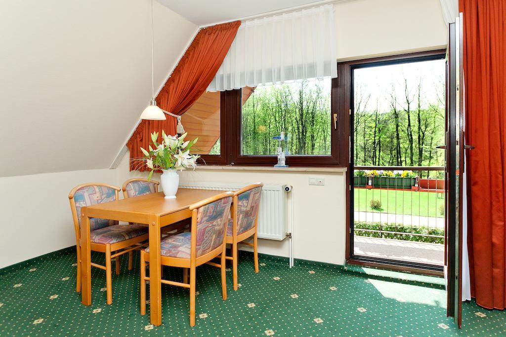 Restaurant & Hotel Baumhaus Hagen ساسنيتز الغرفة الصورة